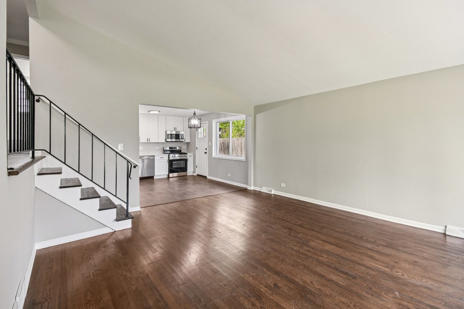 329 E Jefferson Street, Bensenville, IL 60106