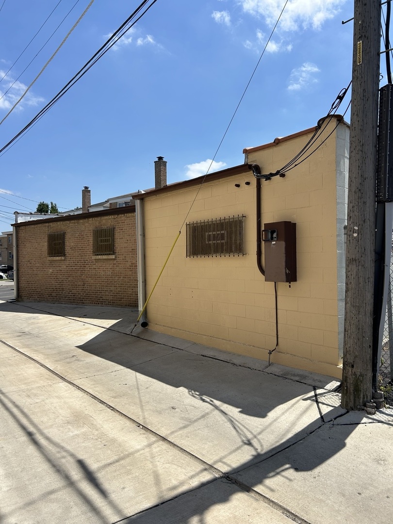 8044 W Grand Avenue, River Grove, IL 60171