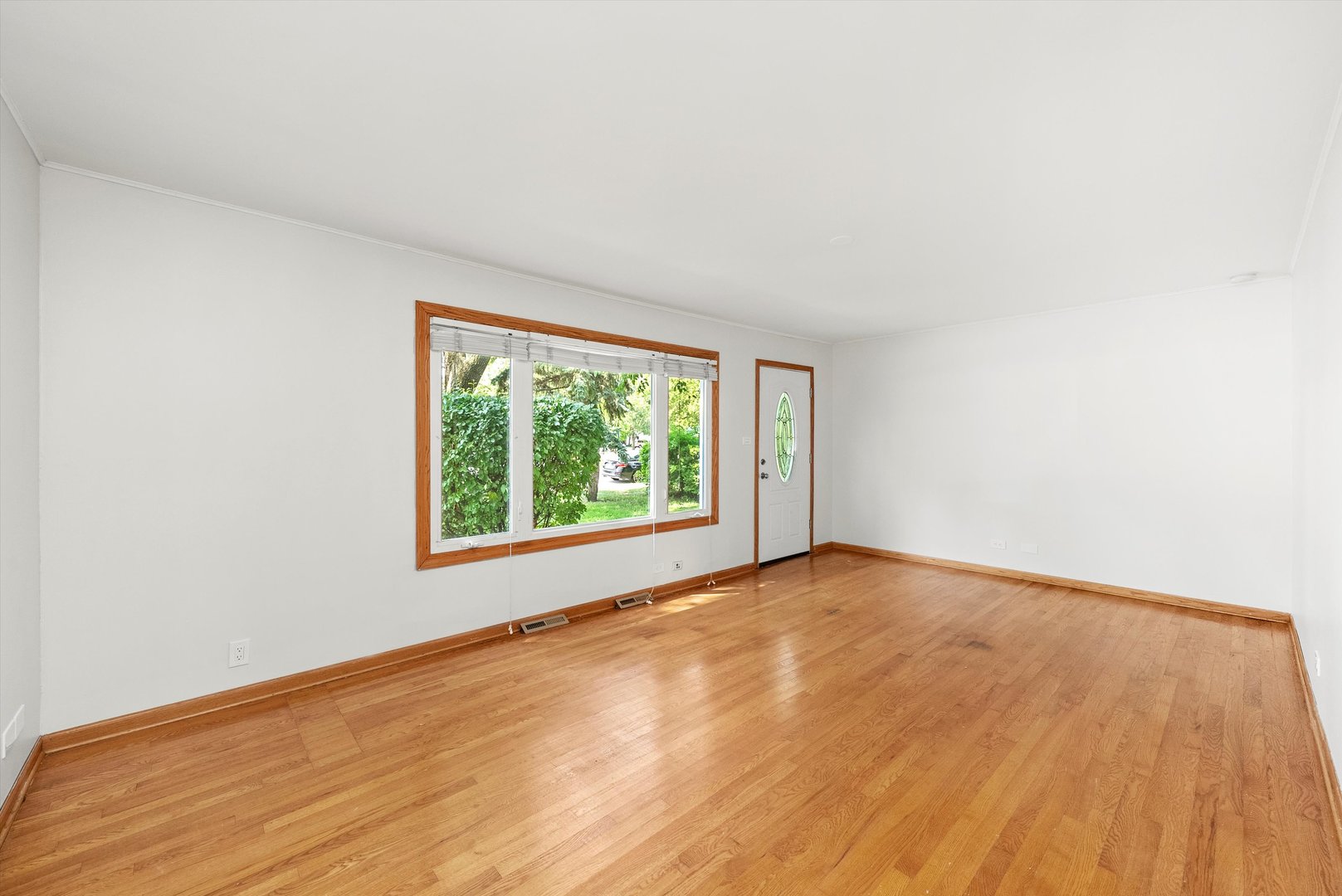 9417 S 78th Avenue, Hickory Hills, IL 60457