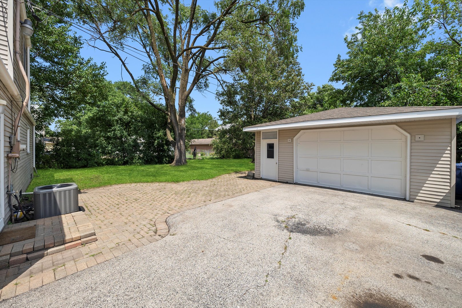 9417 S 78th Avenue, Hickory Hills, IL 60457