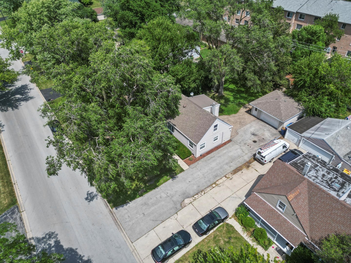 9417 S 78th Avenue, Hickory Hills, IL 60457