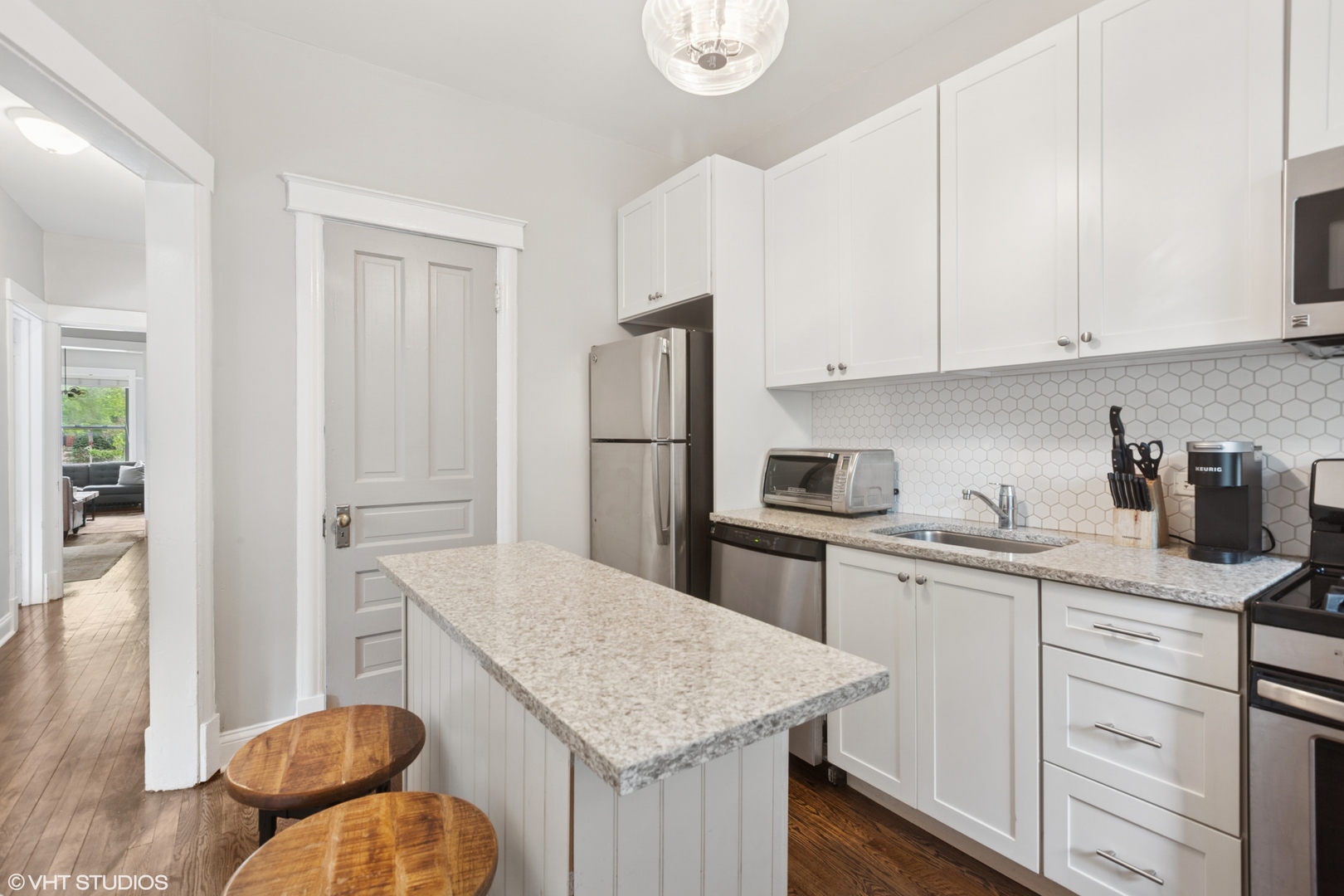1510 W Montrose Avenue, Chicago, IL 60613