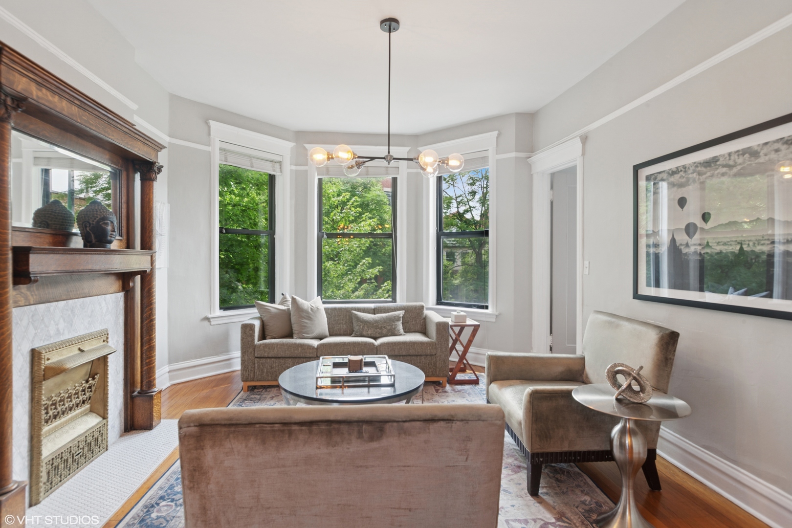 1510 W Montrose Avenue, Chicago, IL 60613