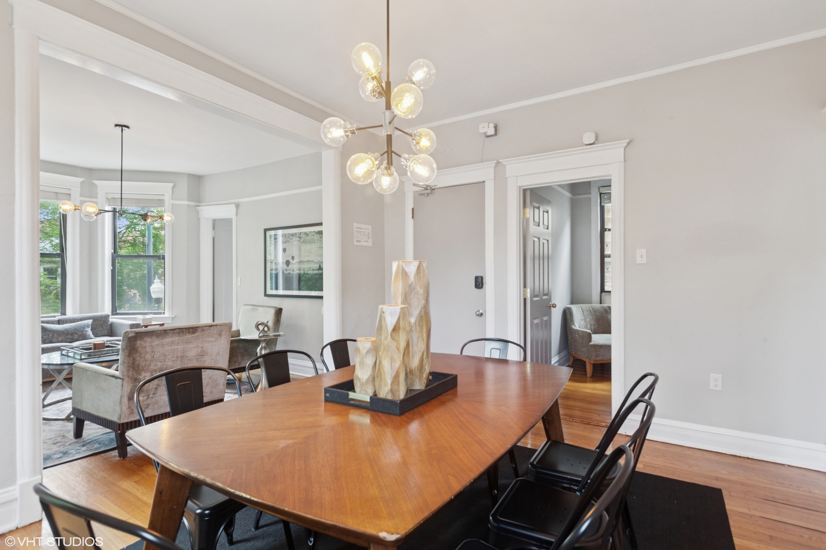 1510 W Montrose Avenue, Chicago, IL 60613