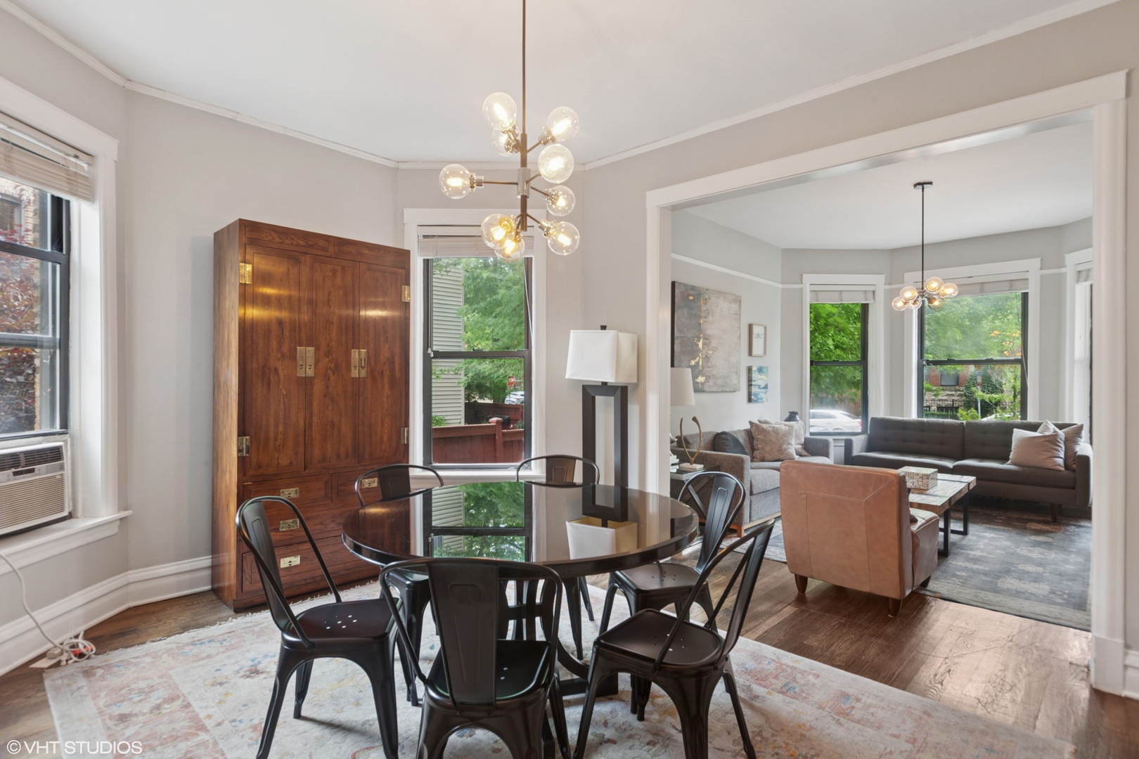 1510 W Montrose Avenue, Chicago, IL 60613