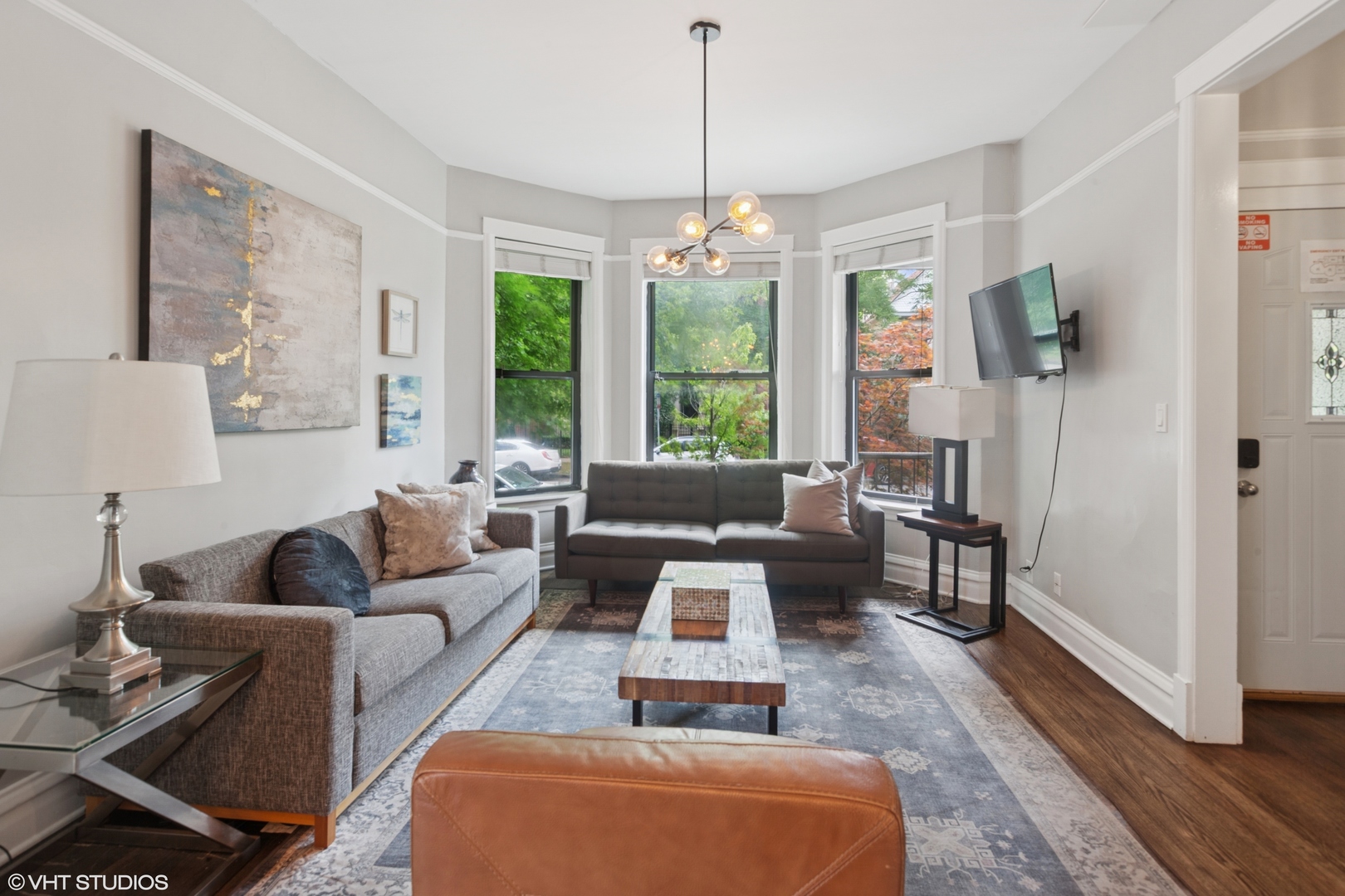1510 W Montrose Avenue, Chicago, IL 60613
