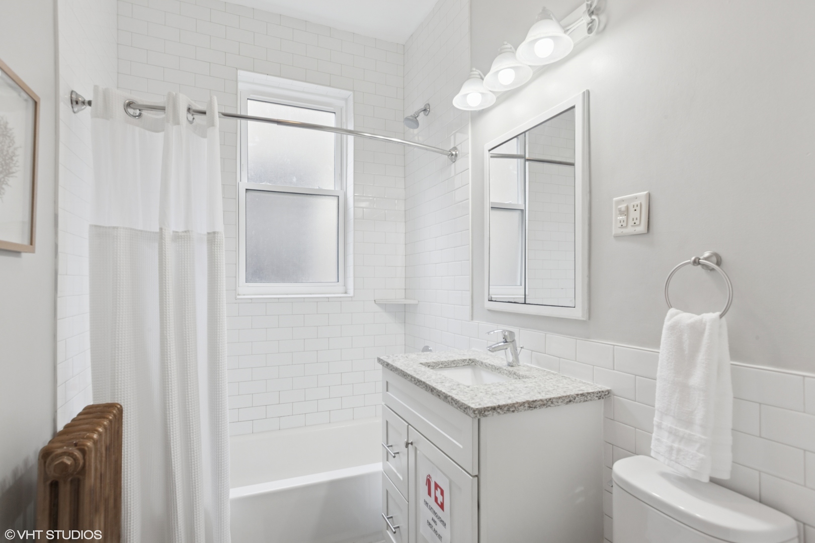 1510 W Montrose Avenue, Chicago, IL 60613