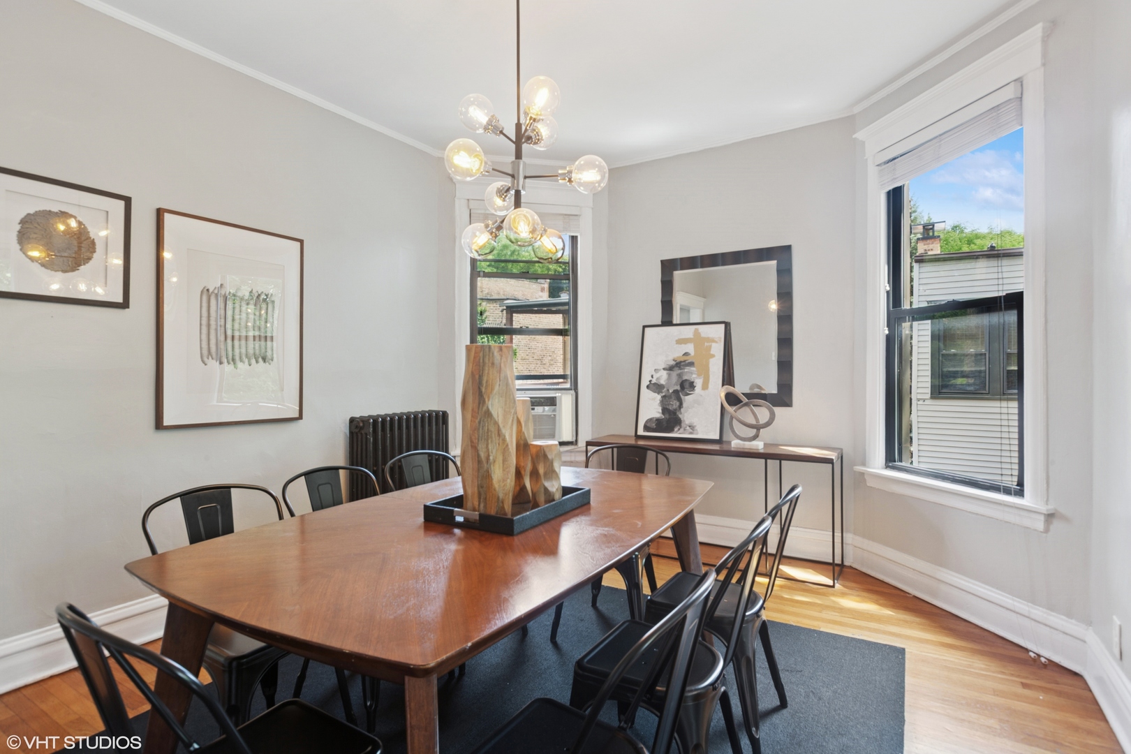 1510 W Montrose Avenue, Chicago, IL 60613
