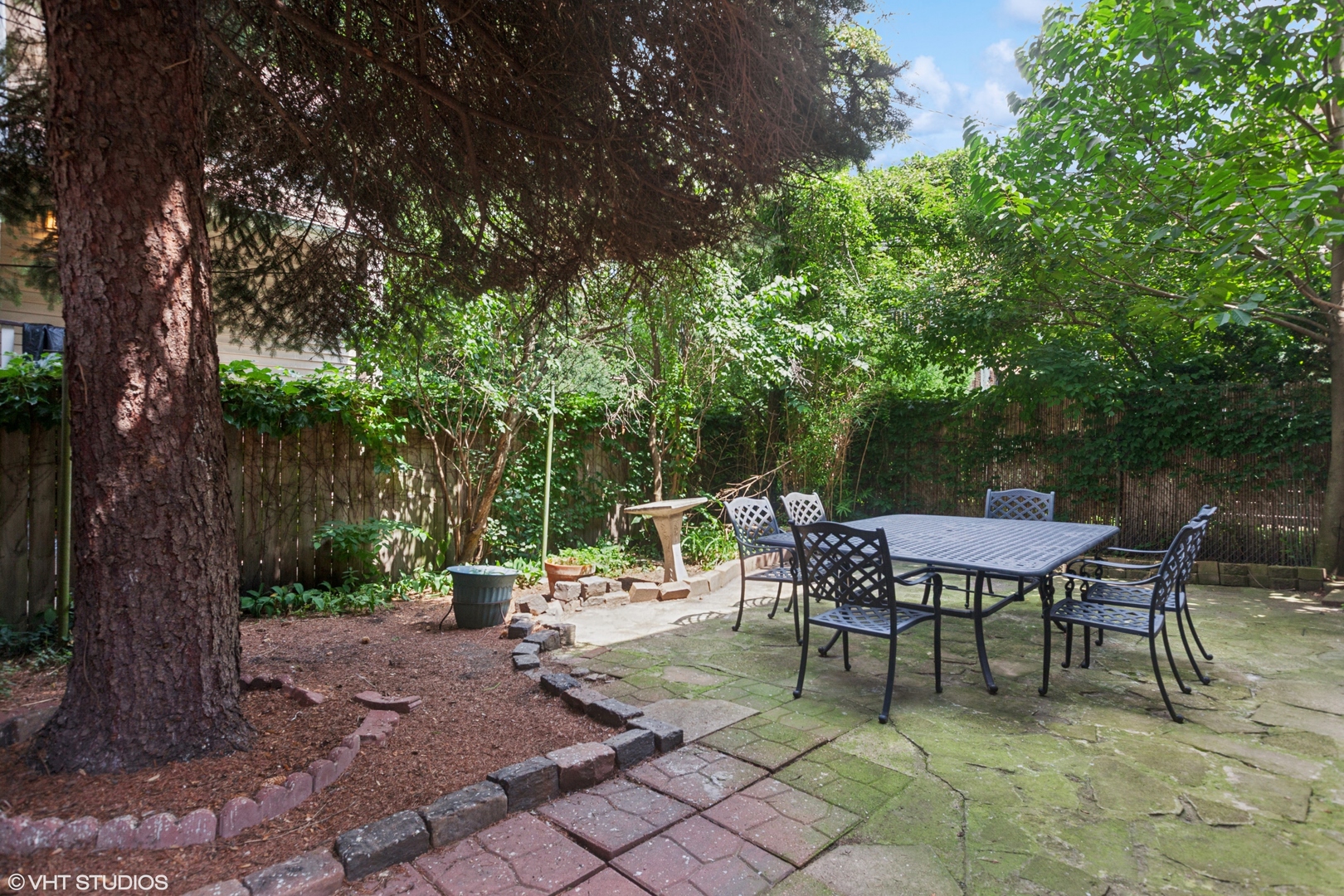 1510 W Montrose Avenue, Chicago, IL 60613