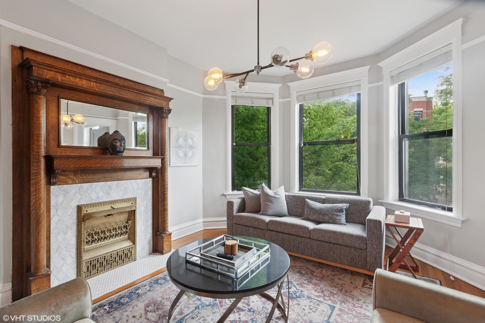 1510 W Montrose Avenue, Chicago, IL 60613
