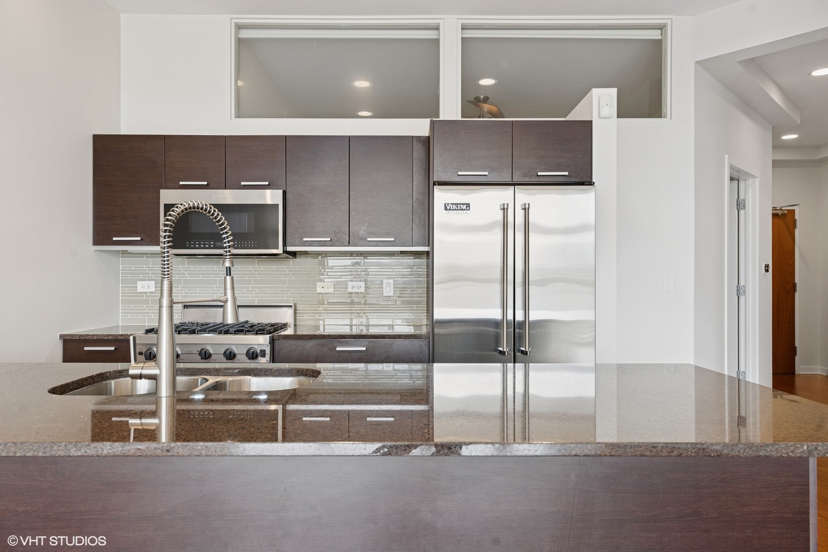 1550 W Cornelia Avenue #404, Chicago, IL 60657