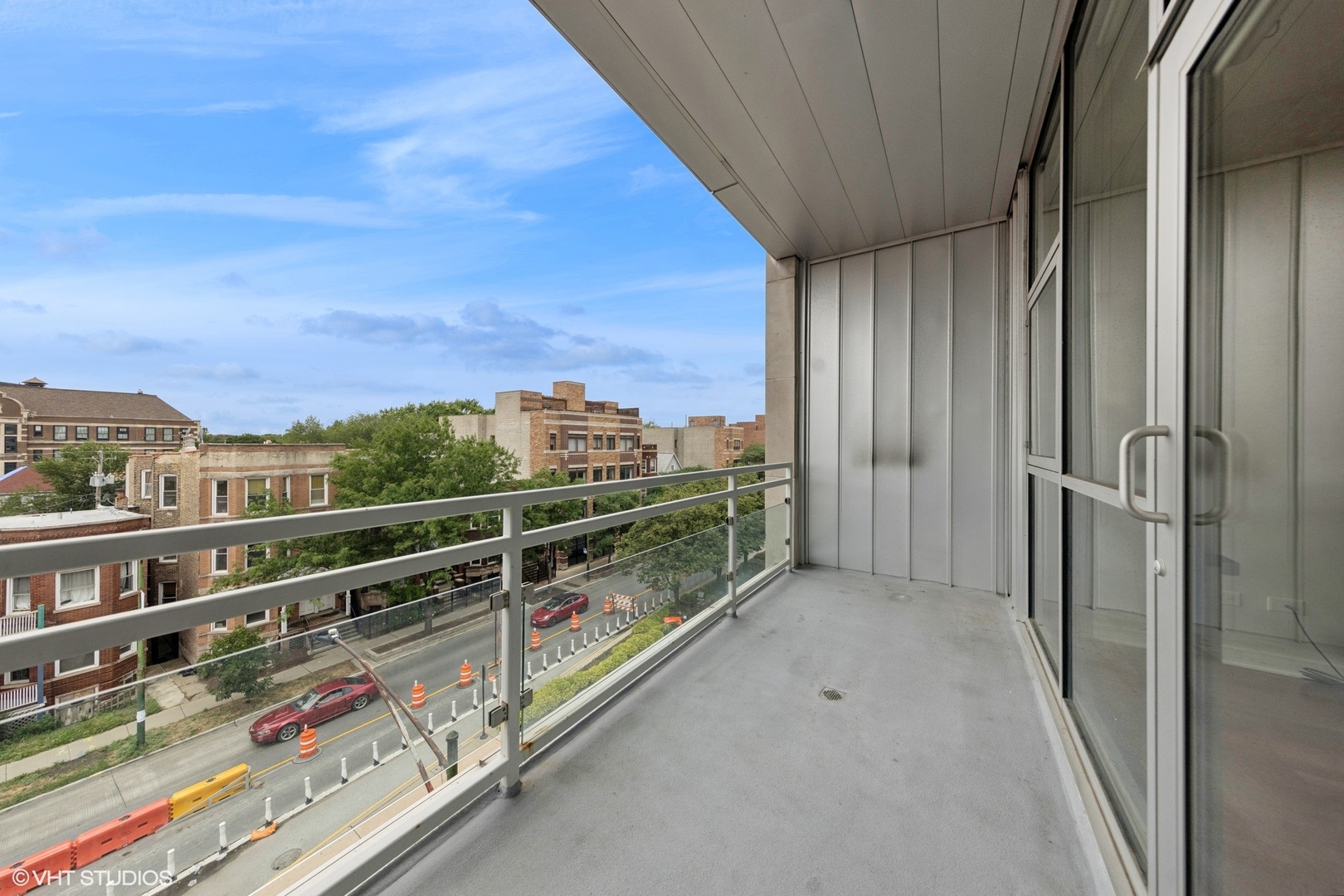 1550 W Cornelia Avenue #404, Chicago, IL 60657