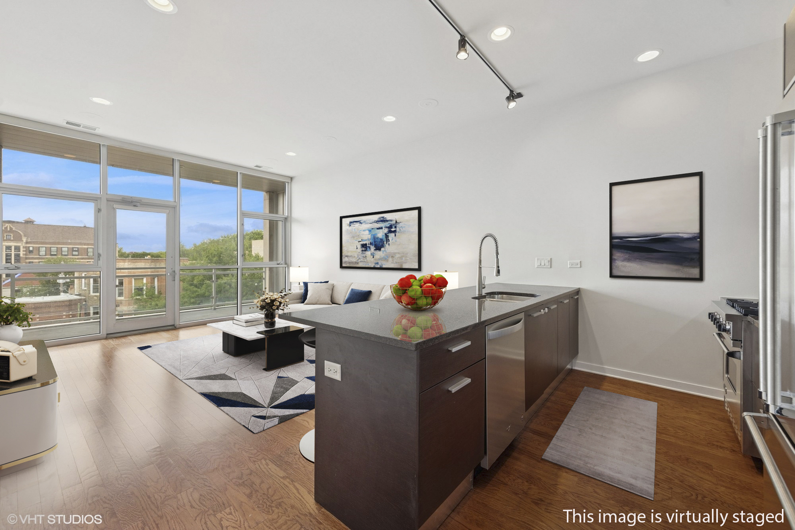1550 W Cornelia Avenue #404, Chicago, IL 60657