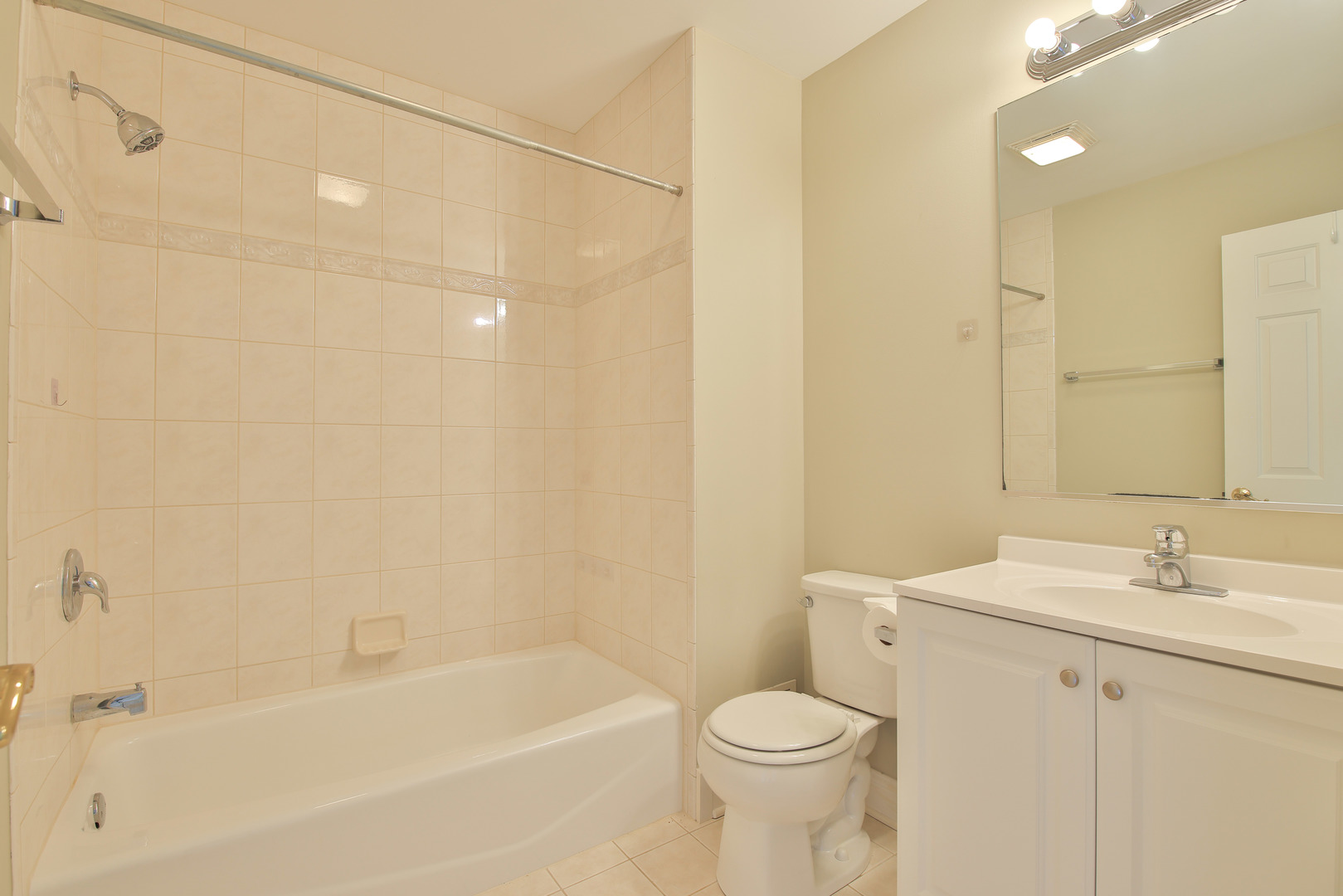 3702 W Homestead Trail, Crystal Lake, IL 60012