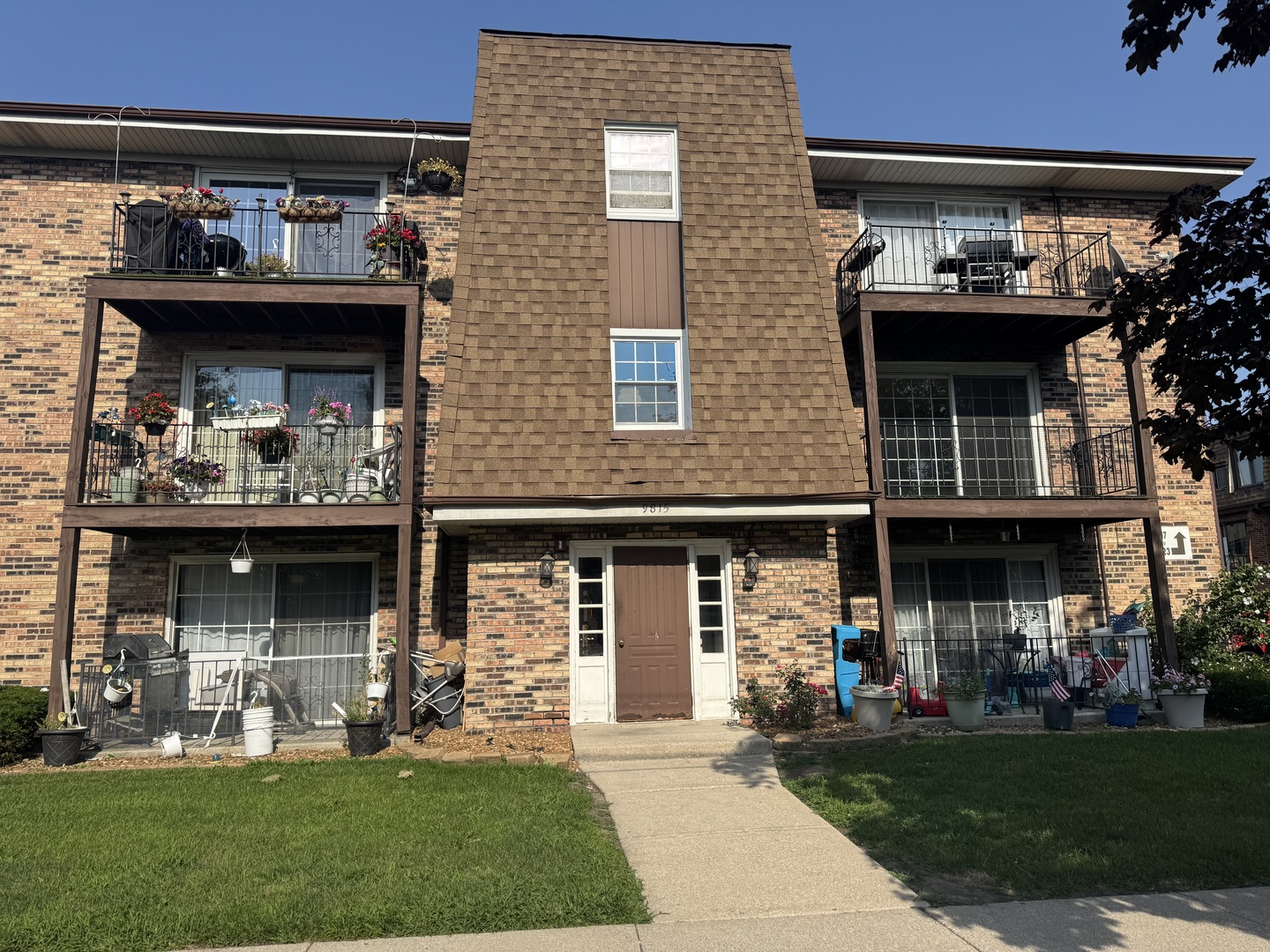 9815 Nottingham Avenue #102, Chicago Ridge, IL 60415