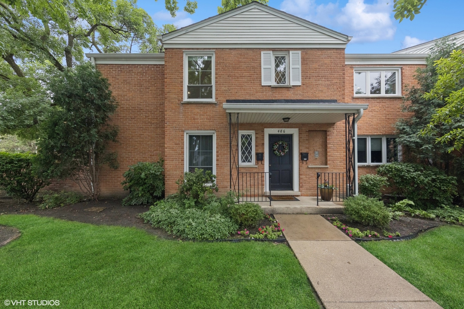 486 Old Surrey Road #B, Hinsdale, IL 60521