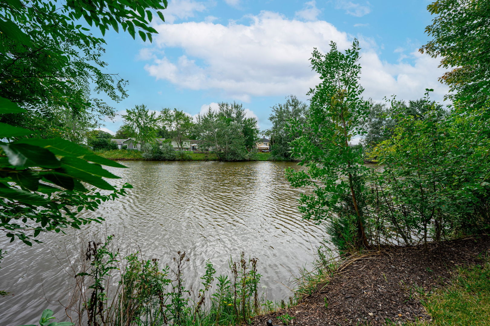 823 Anchor Court, Bartlett, IL 60103