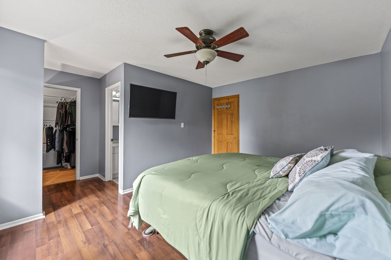 823 Anchor Court, Bartlett, IL 60103