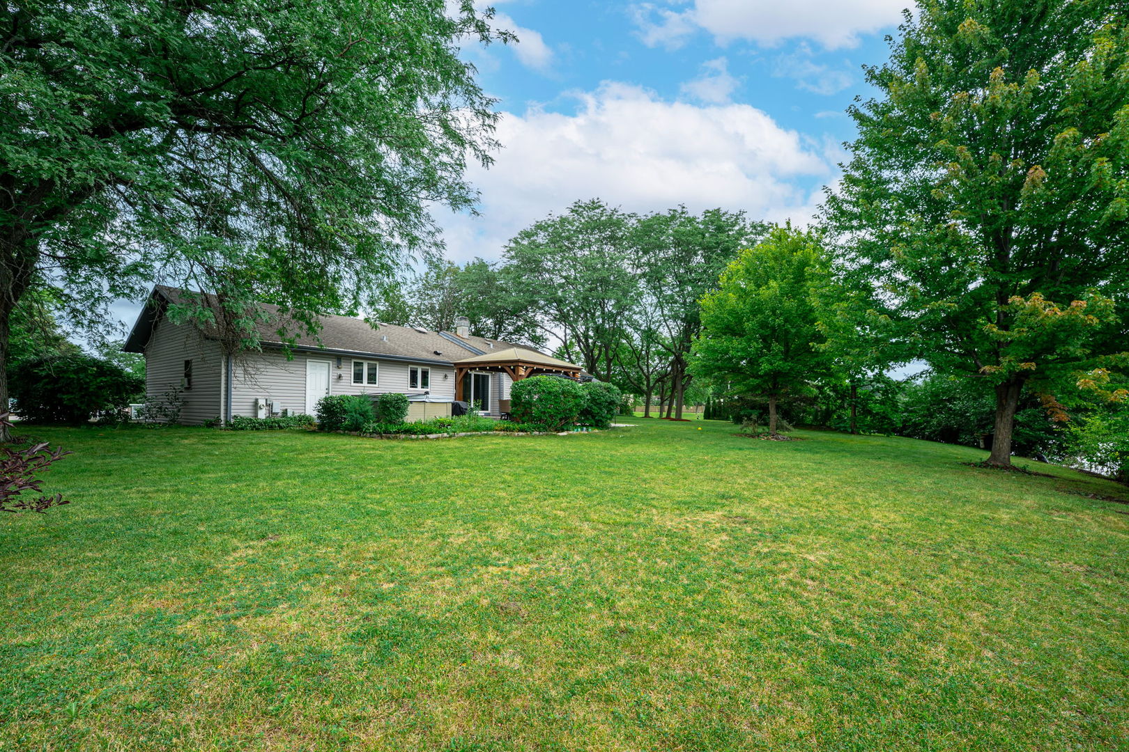 823 Anchor Court, Bartlett, IL 60103
