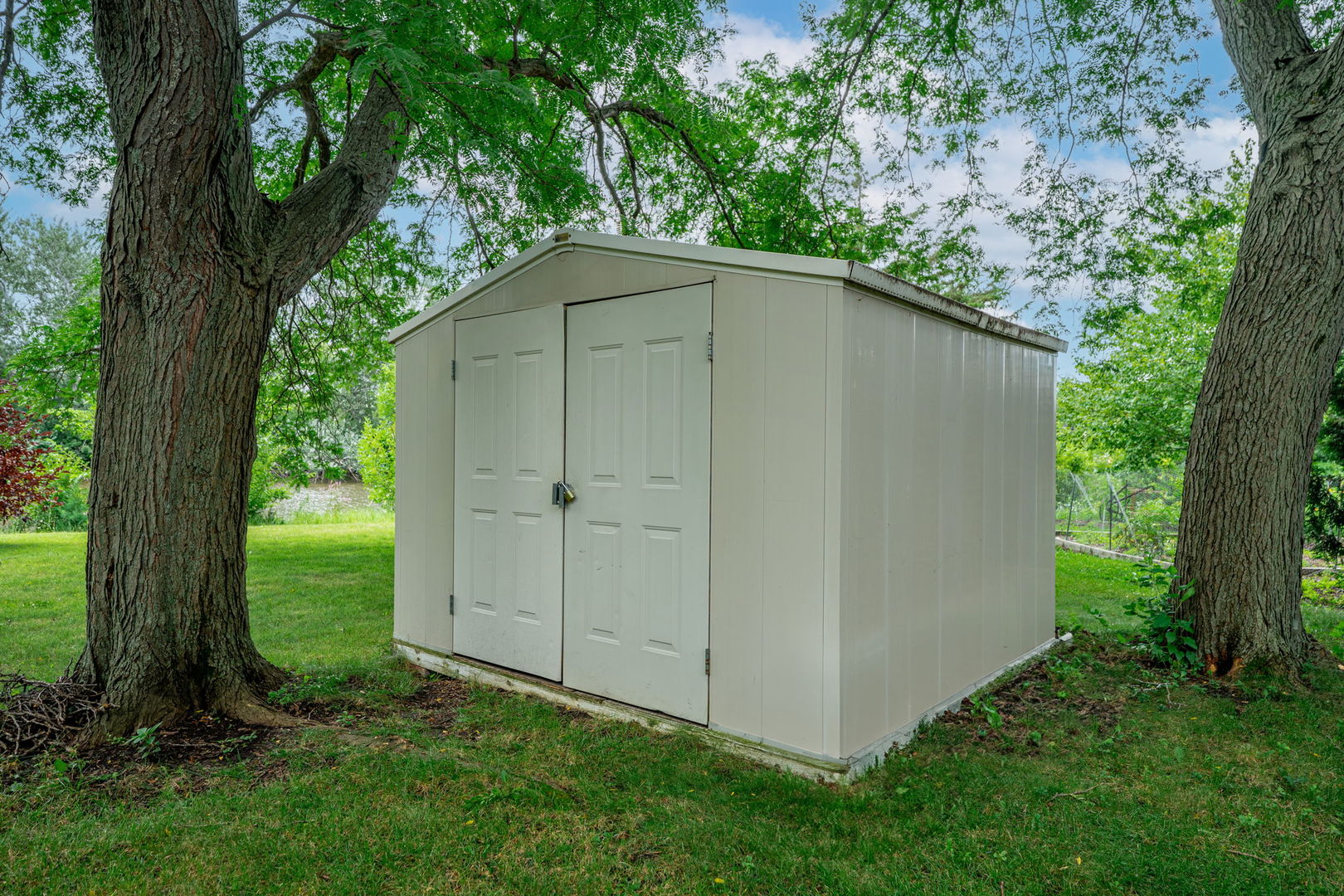 823 Anchor Court, Bartlett, IL 60103
