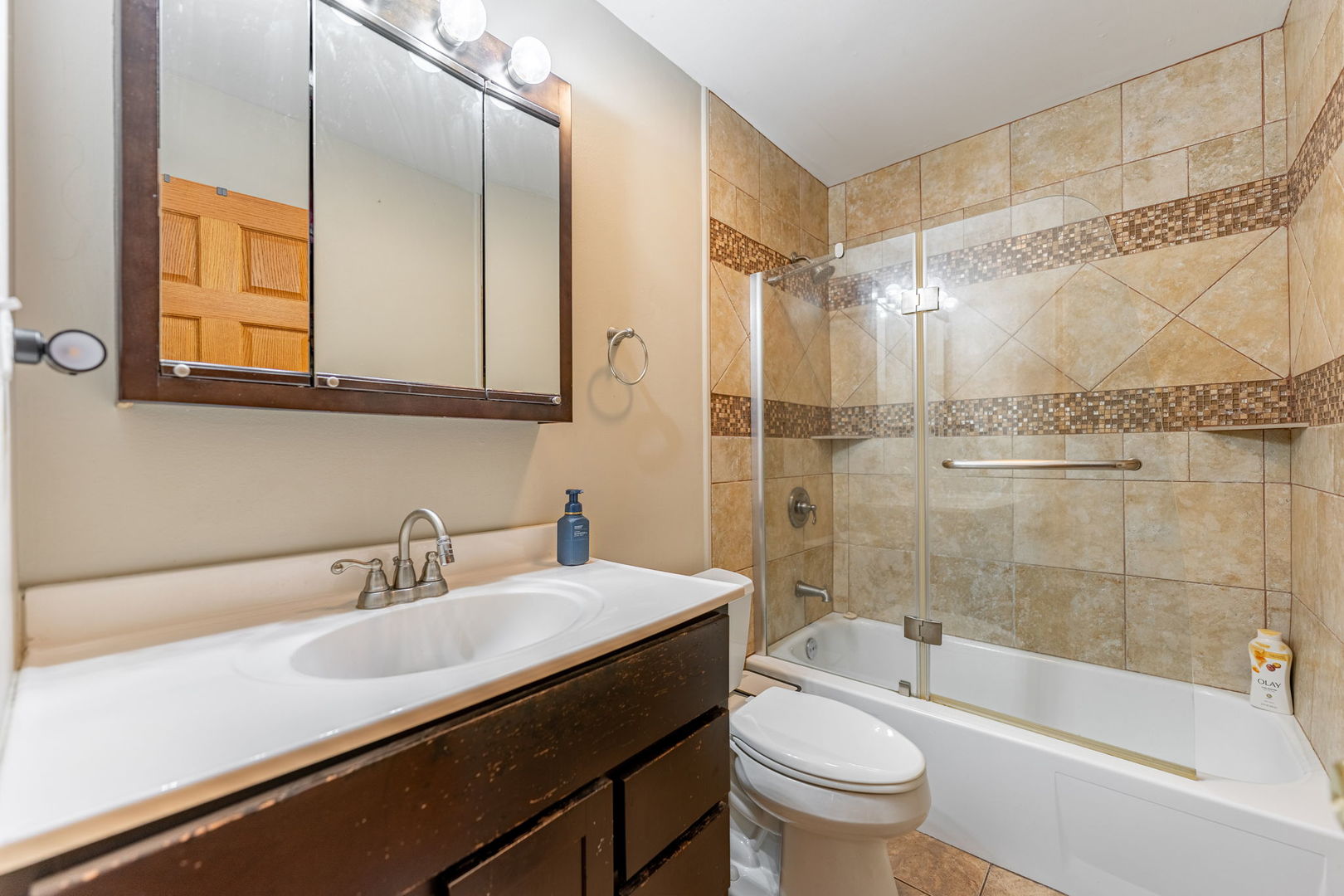 823 Anchor Court, Bartlett, IL 60103