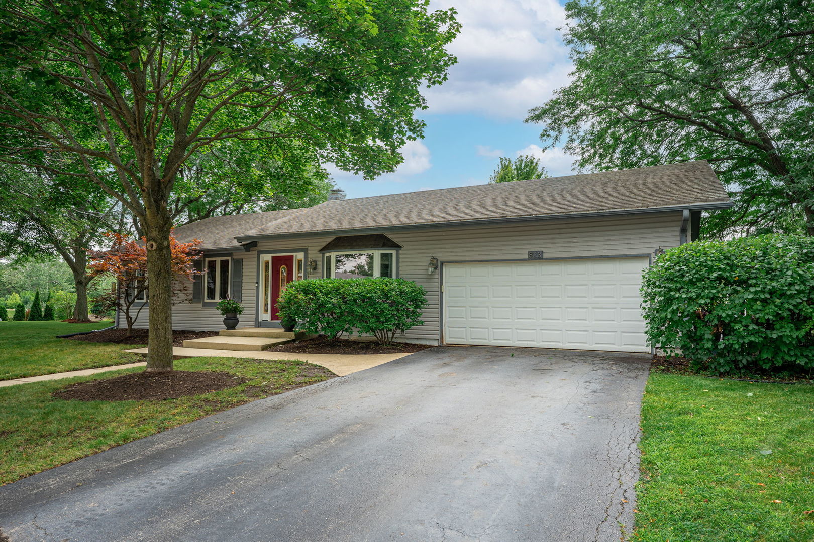 823 Anchor Court, Bartlett, IL 60103