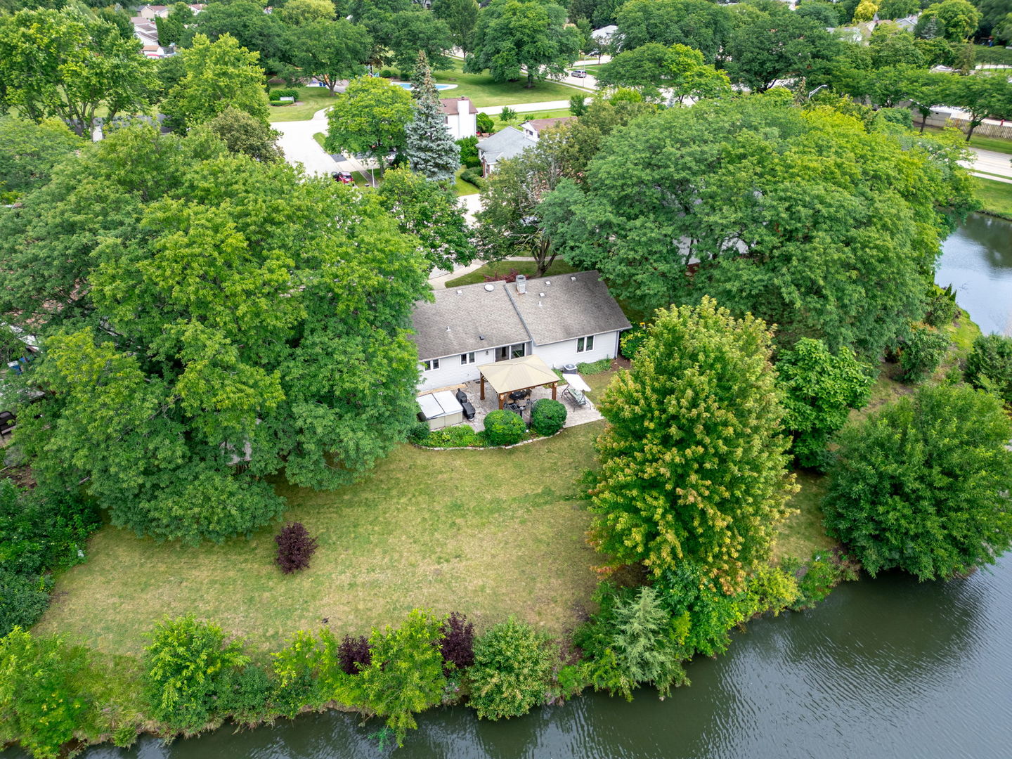 823 Anchor Court, Bartlett, IL 60103
