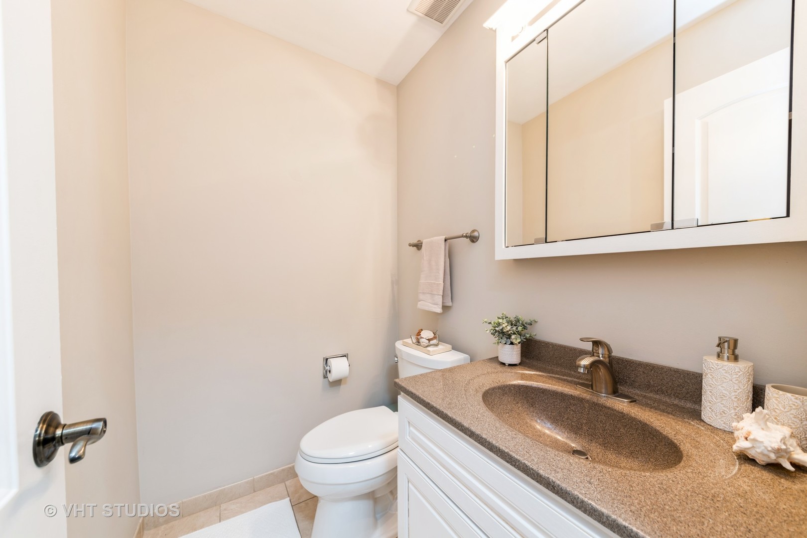 1716 Paddington Avenue, Naperville, IL 60563