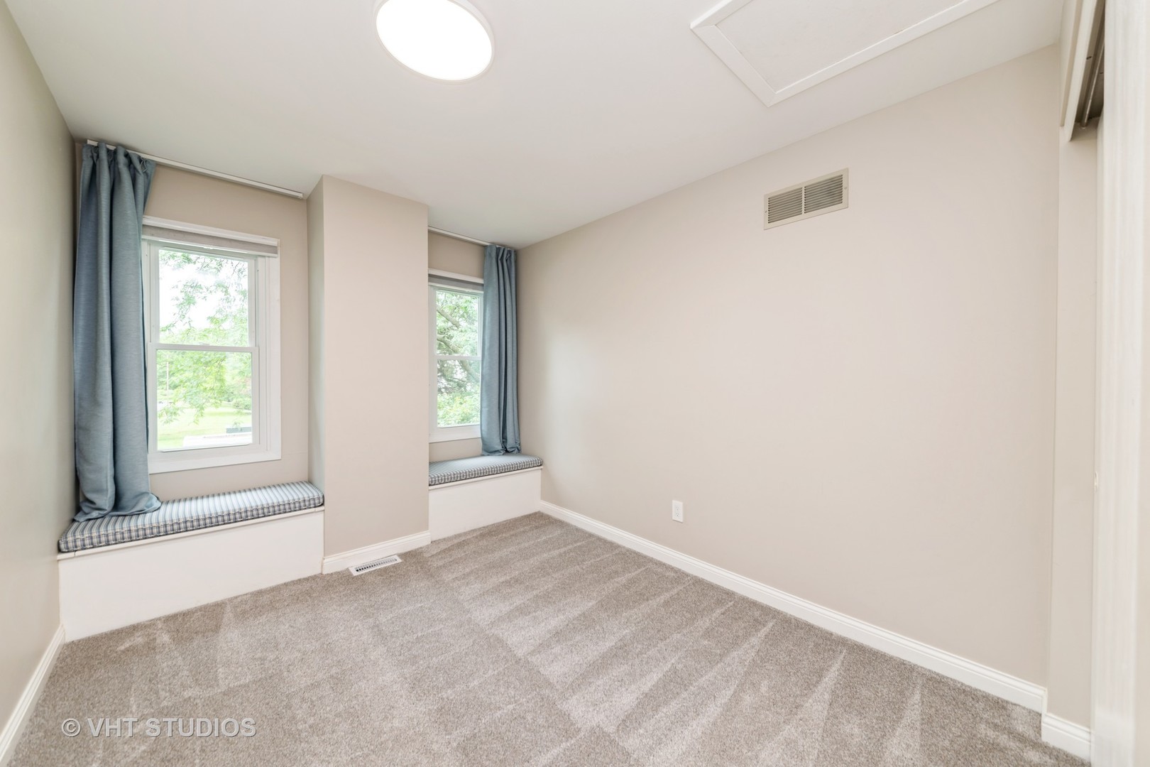 1716 Paddington Avenue, Naperville, IL 60563