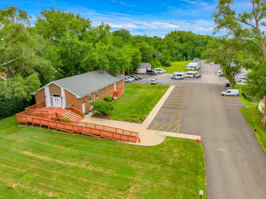 1352 N Cedar Road, New Lenox, IL 60451