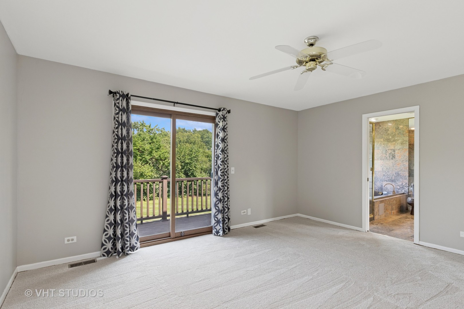 14 Trent Road, Hawthorn Woods, IL 60047