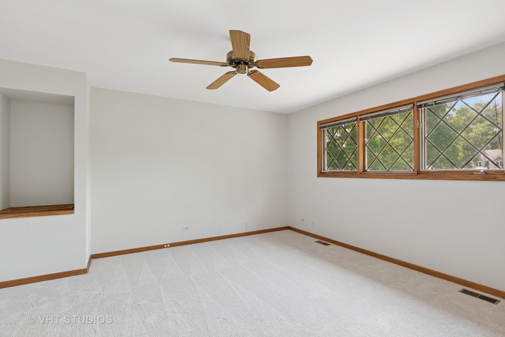 14 Trent Road, Hawthorn Woods, IL 60047