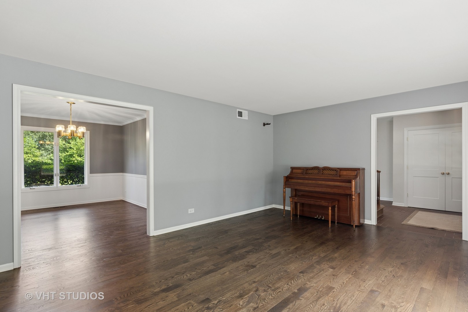 14 Trent Road, Hawthorn Woods, IL 60047