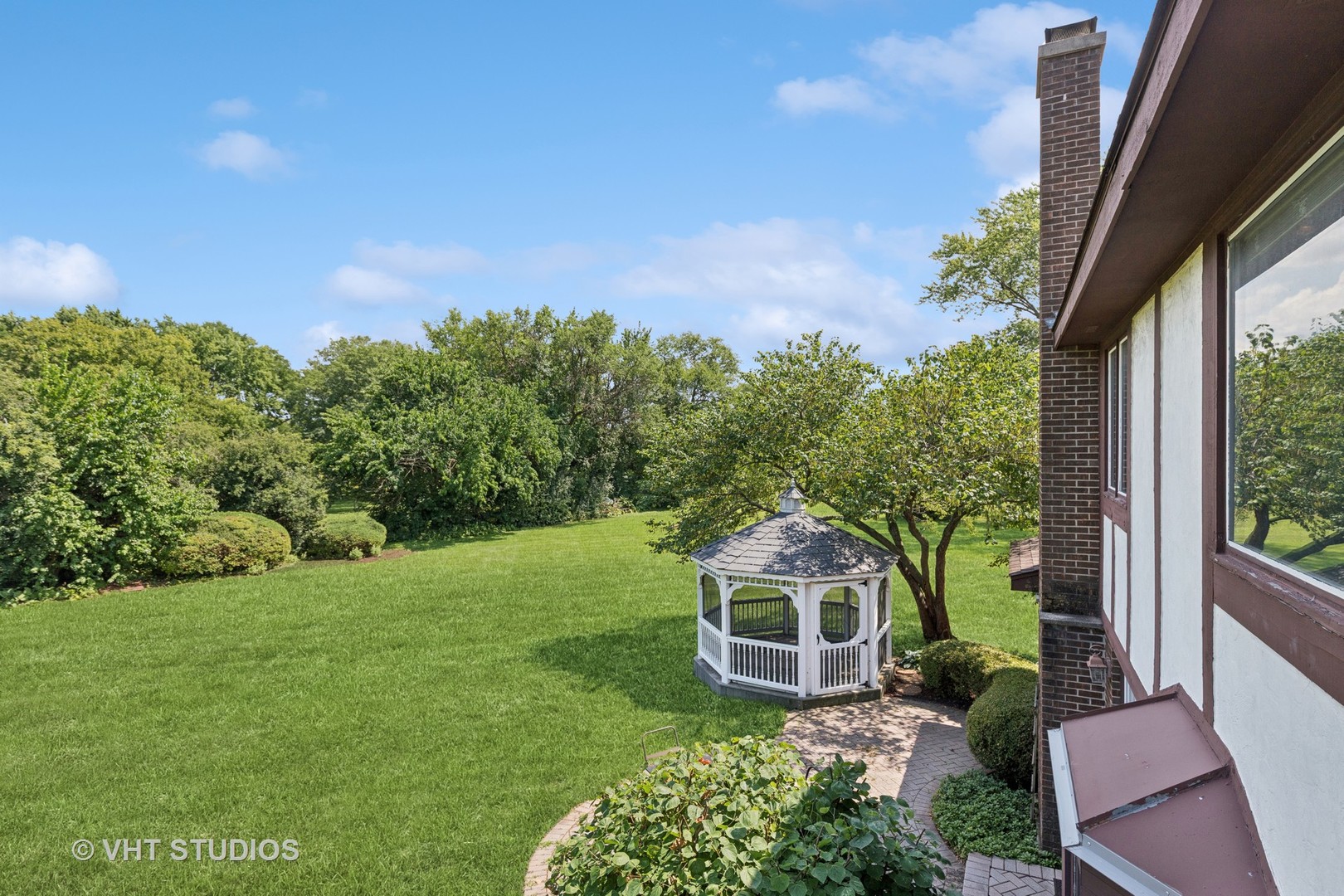 14 Trent Road, Hawthorn Woods, IL 60047