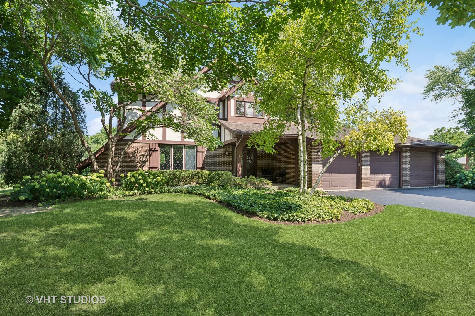 14 Trent Road, Hawthorn Woods, IL 60047