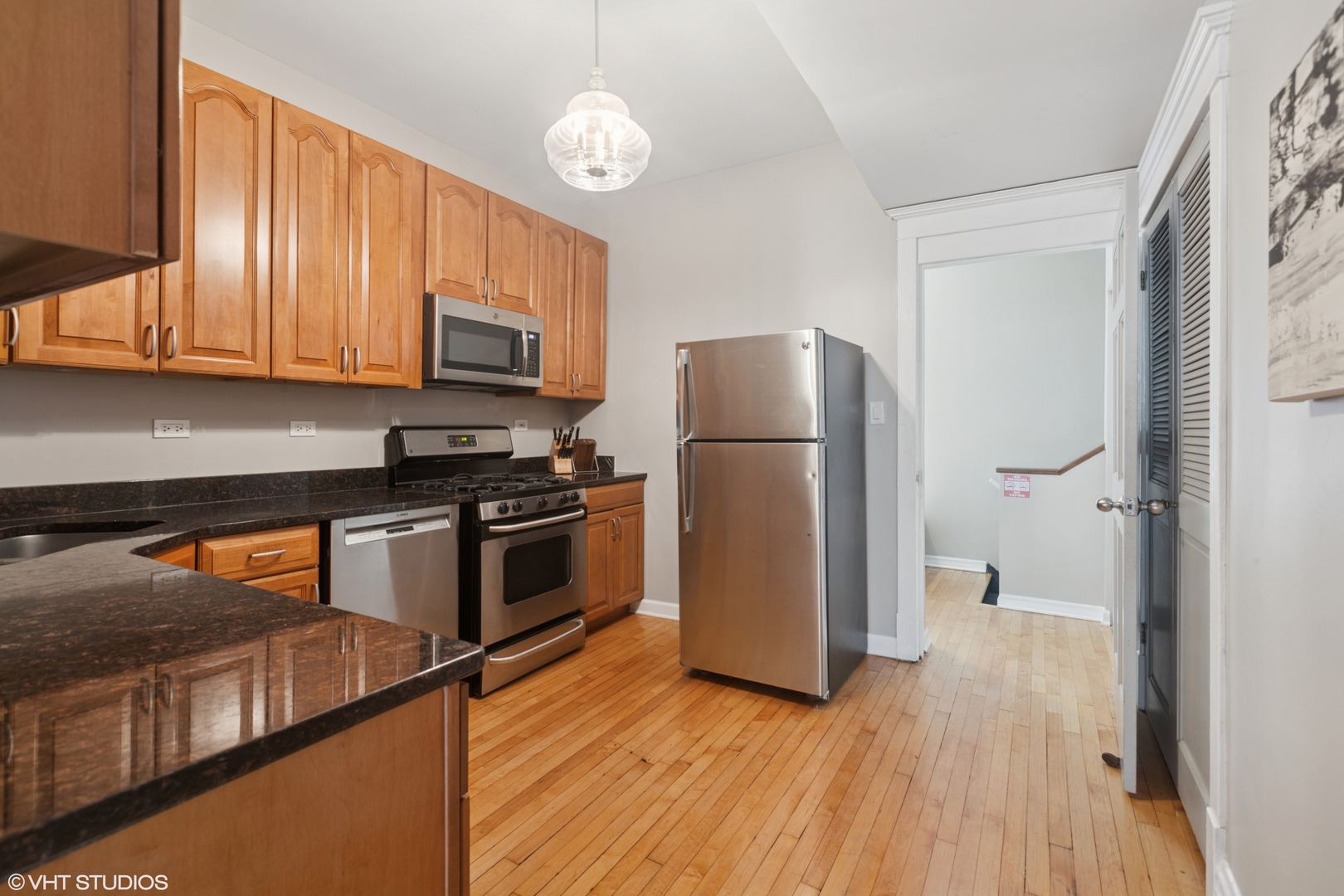 1442 W Irving Park Road, Chicago, IL 60613