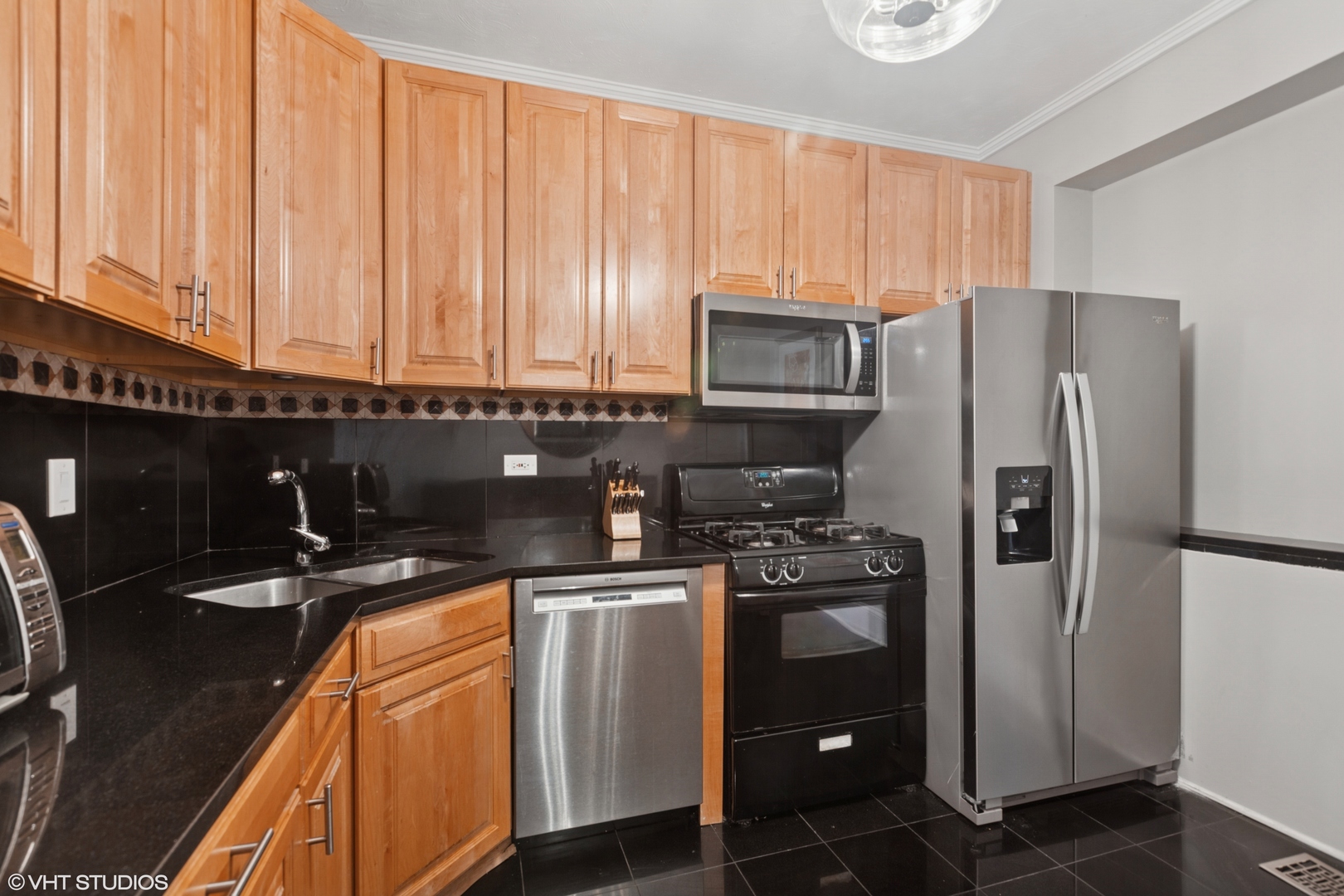 1442 W Irving Park Road, Chicago, IL 60613