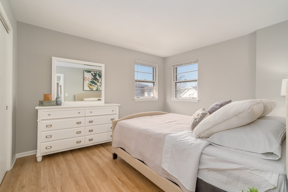 34 S Kensington Avenue #02, La Grange, IL 60525