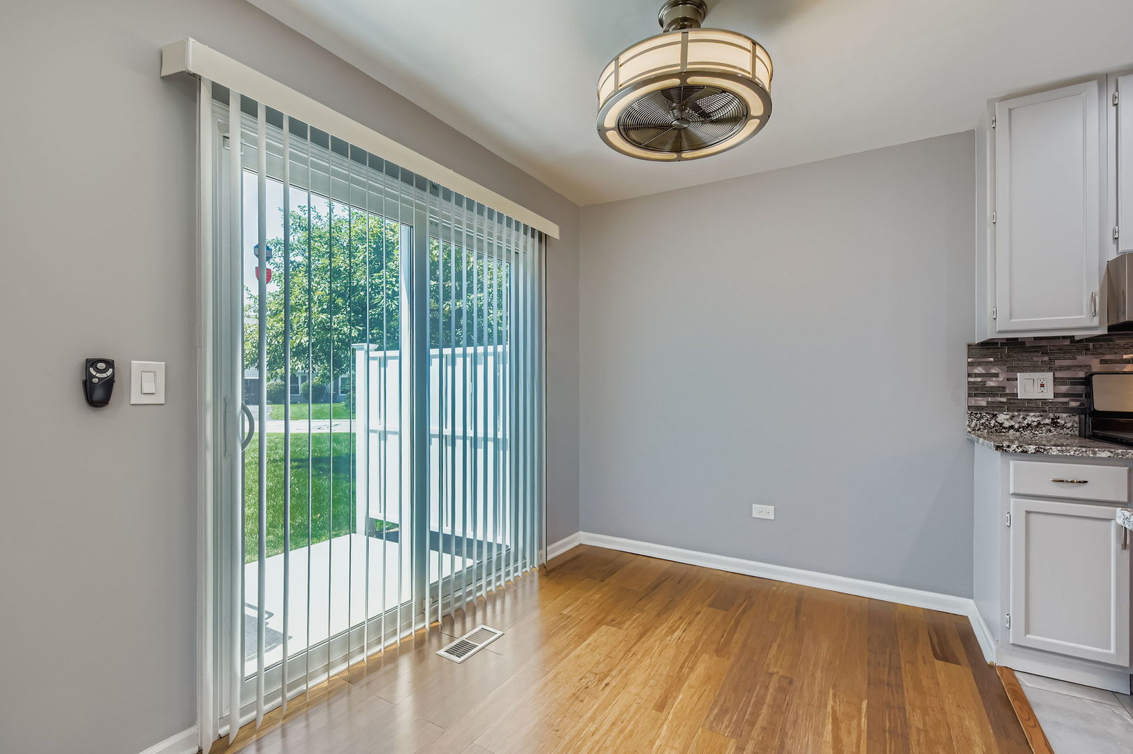 1045 Hampton Harbor #1045, Schaumburg, IL 60193