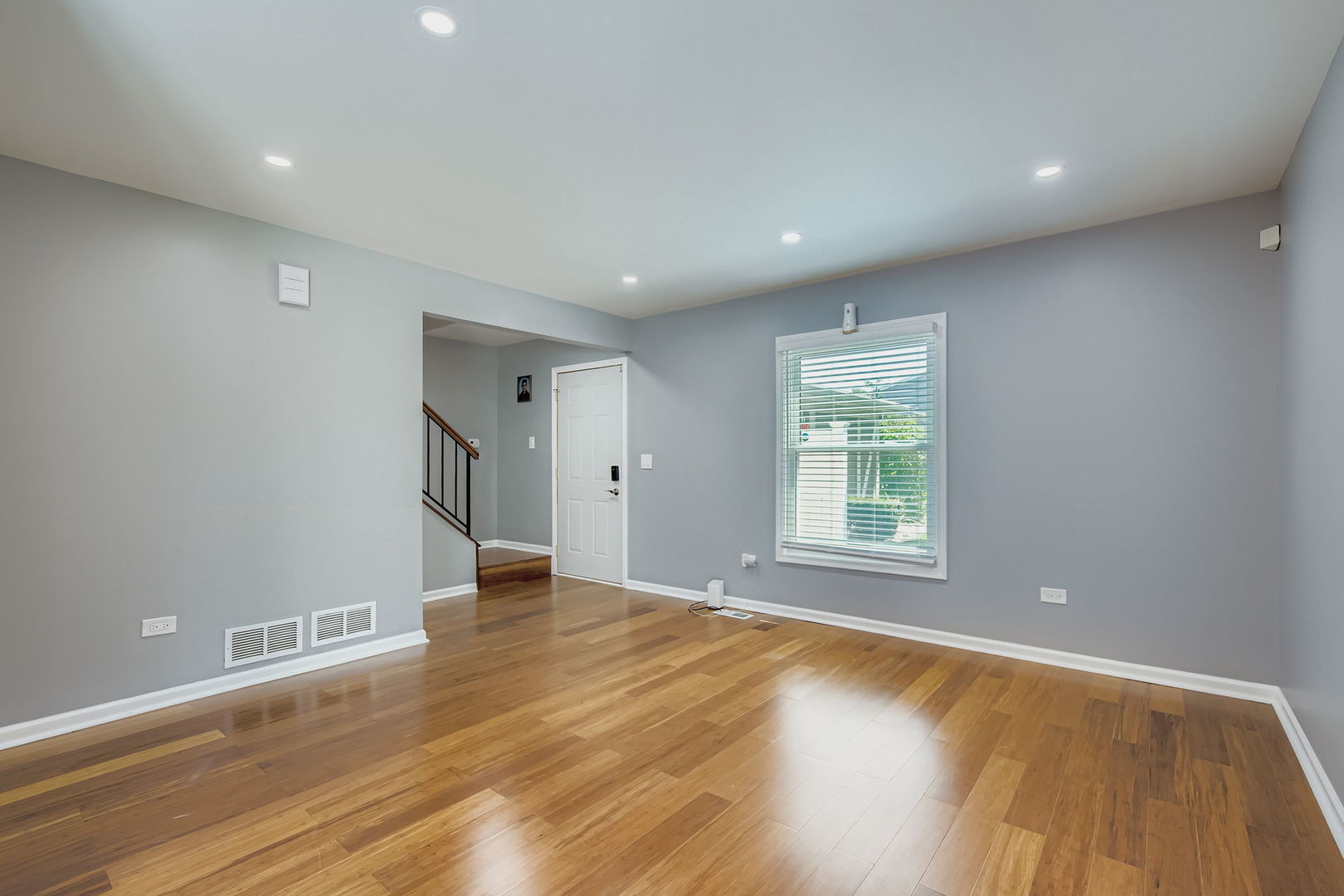 1045 Hampton Harbor #1045, Schaumburg, IL 60193