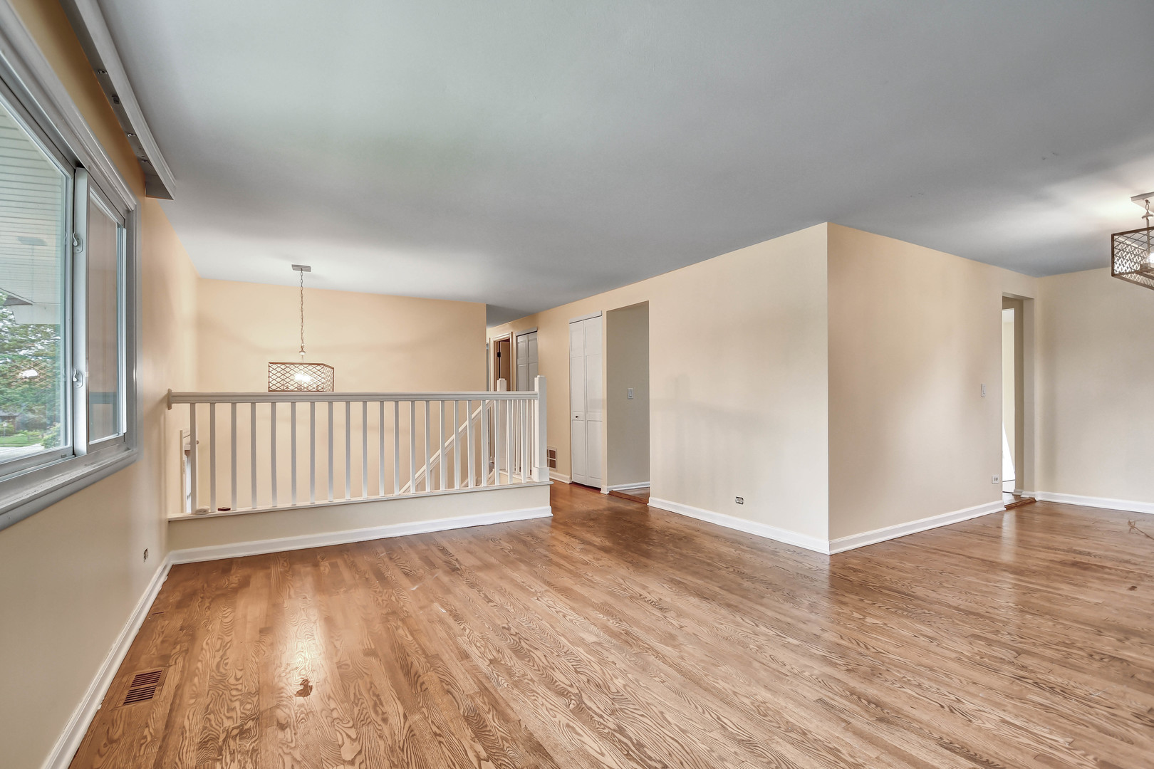 630 Clover Lane, Schaumburg, IL 60193