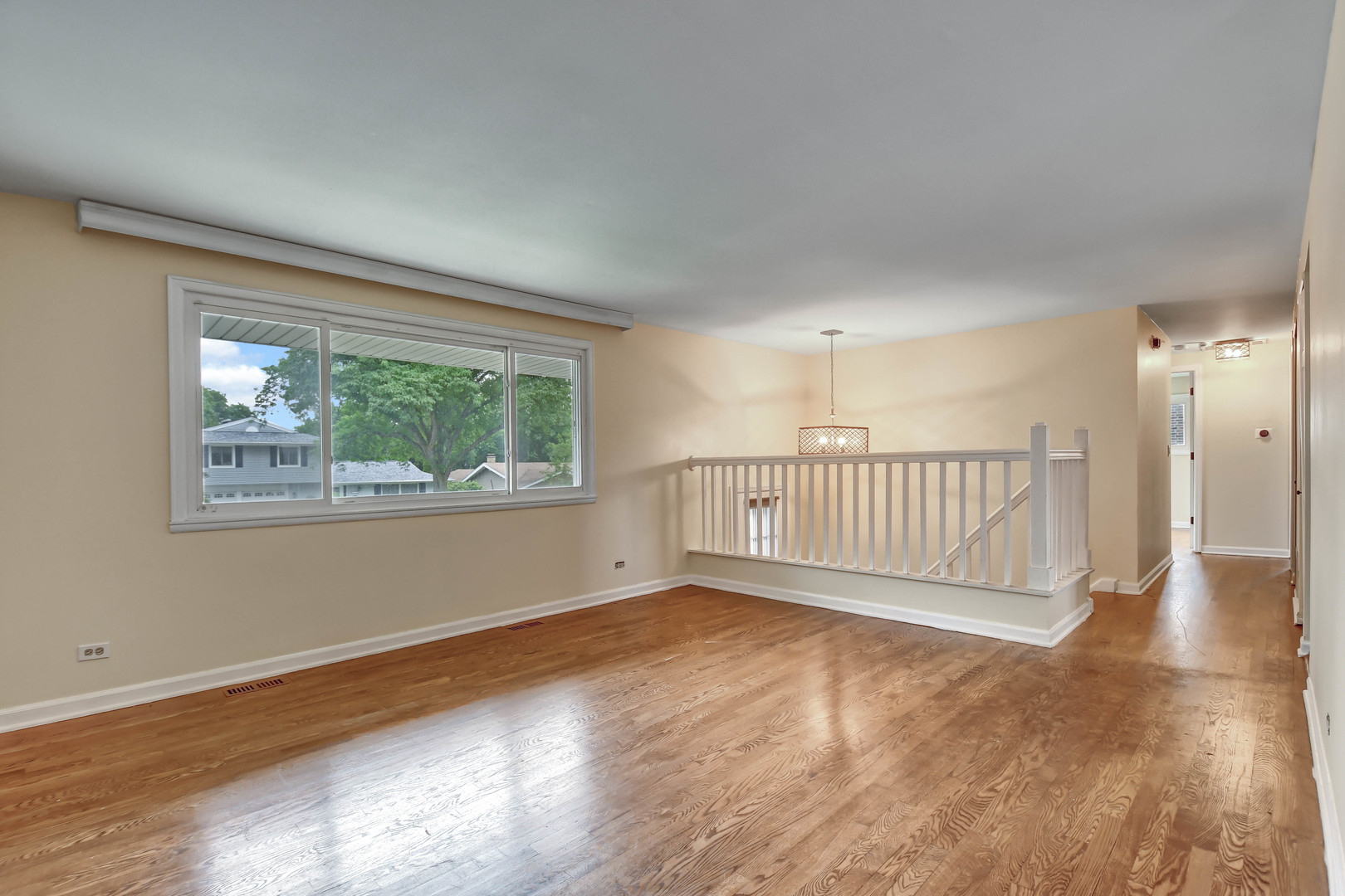 630 Clover Lane, Schaumburg, IL 60193