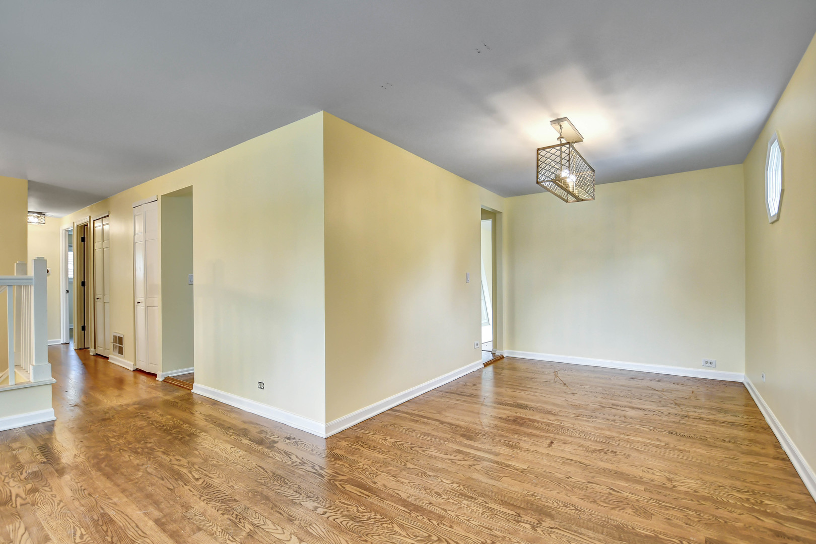 630 Clover Lane, Schaumburg, IL 60193