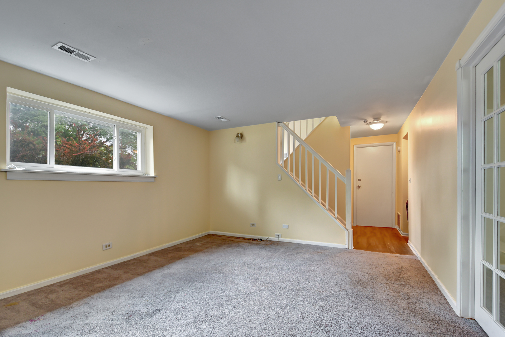 630 Clover Lane, Schaumburg, IL 60193