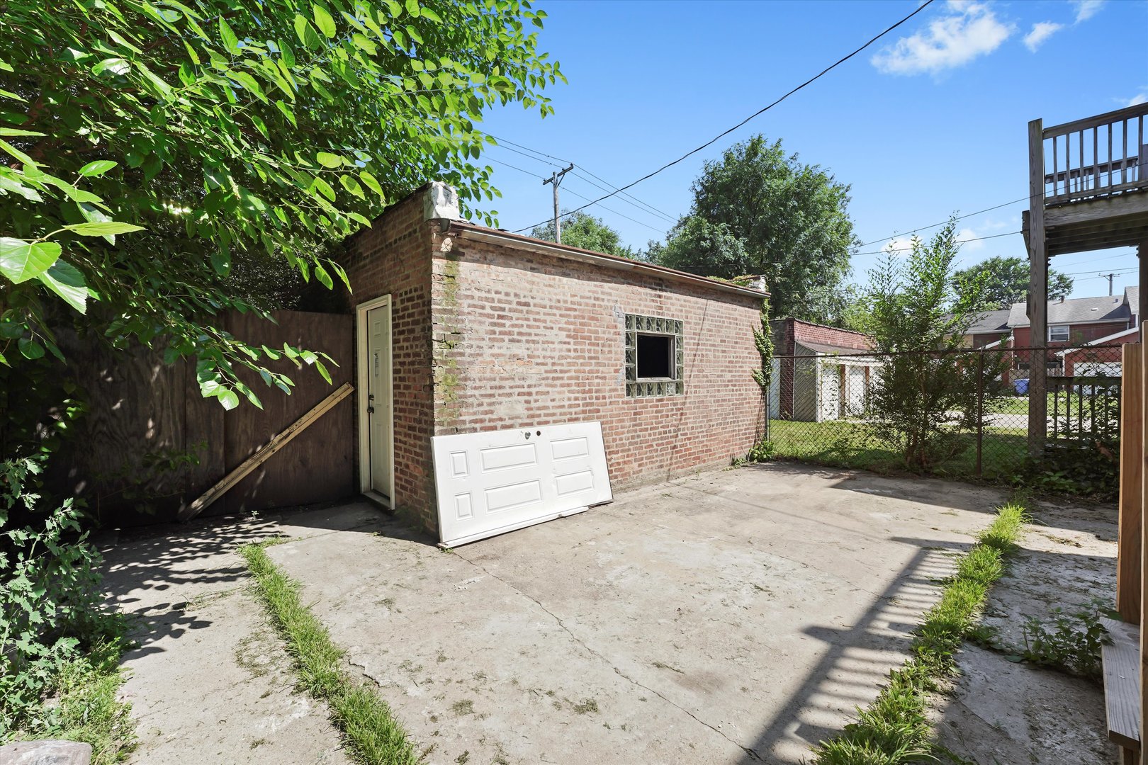 7959 S Essex Avenue, Chicago, IL 60617