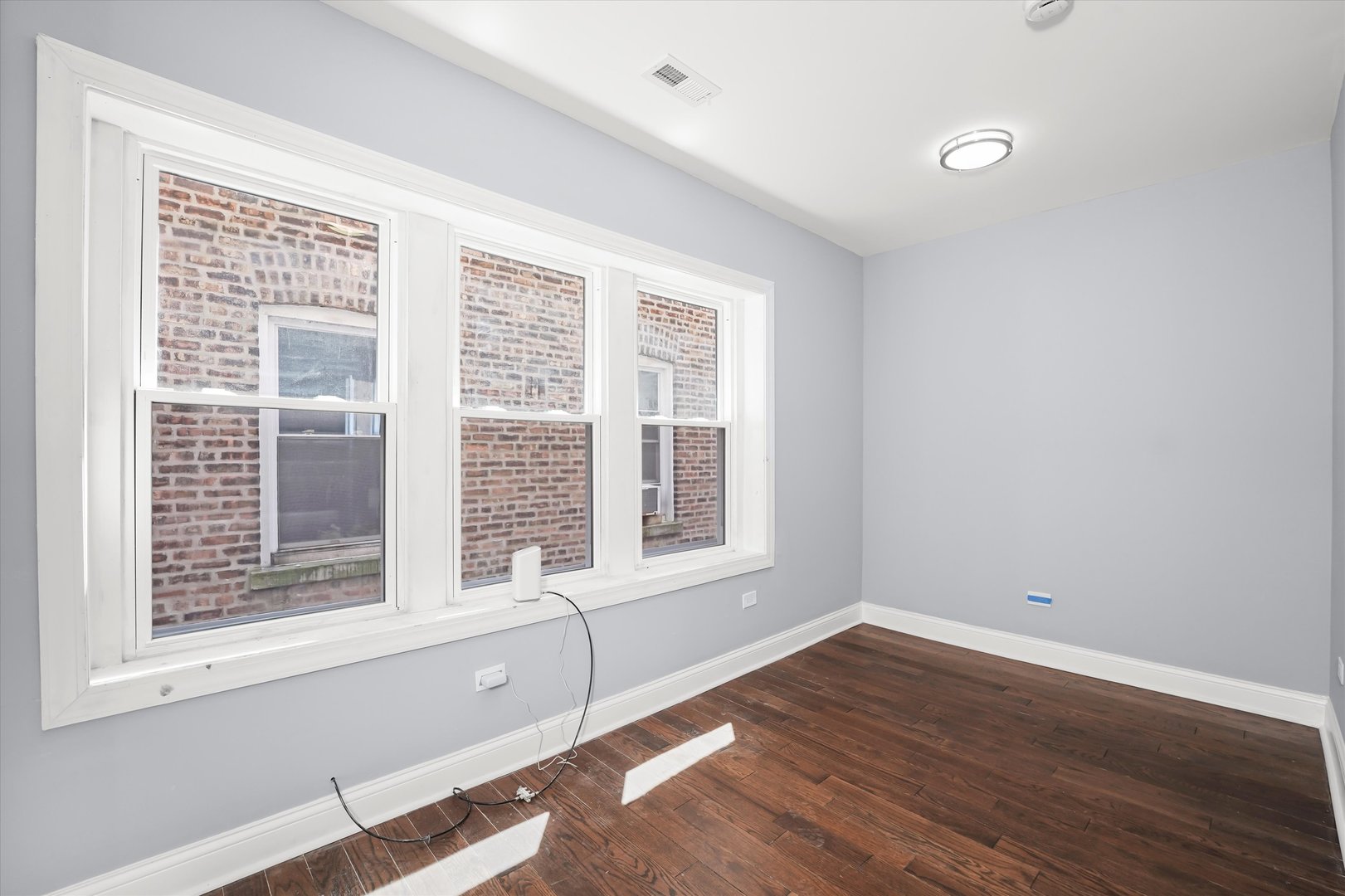 7959 S Essex Avenue, Chicago, IL 60617