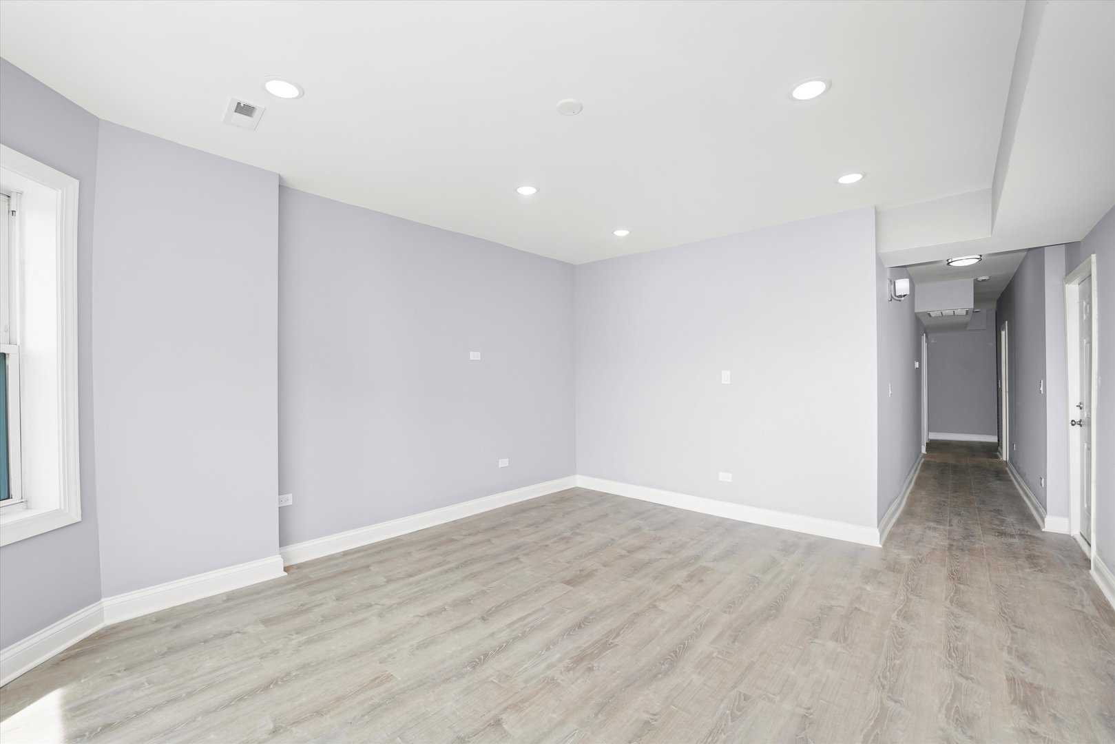7959 S Essex Avenue, Chicago, IL 60617