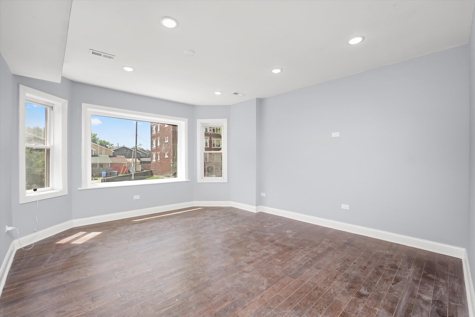 7959 S Essex Avenue, Chicago, IL 60617