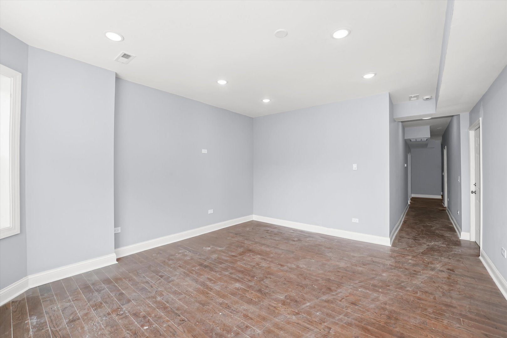 7959 S Essex Avenue, Chicago, IL 60617