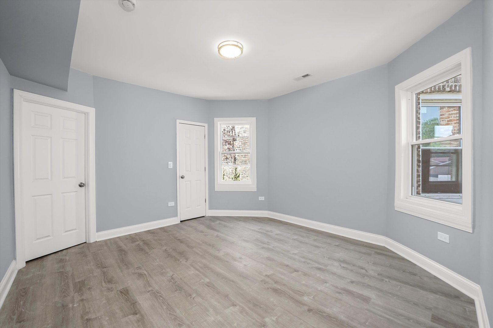 7959 S Essex Avenue, Chicago, IL 60617